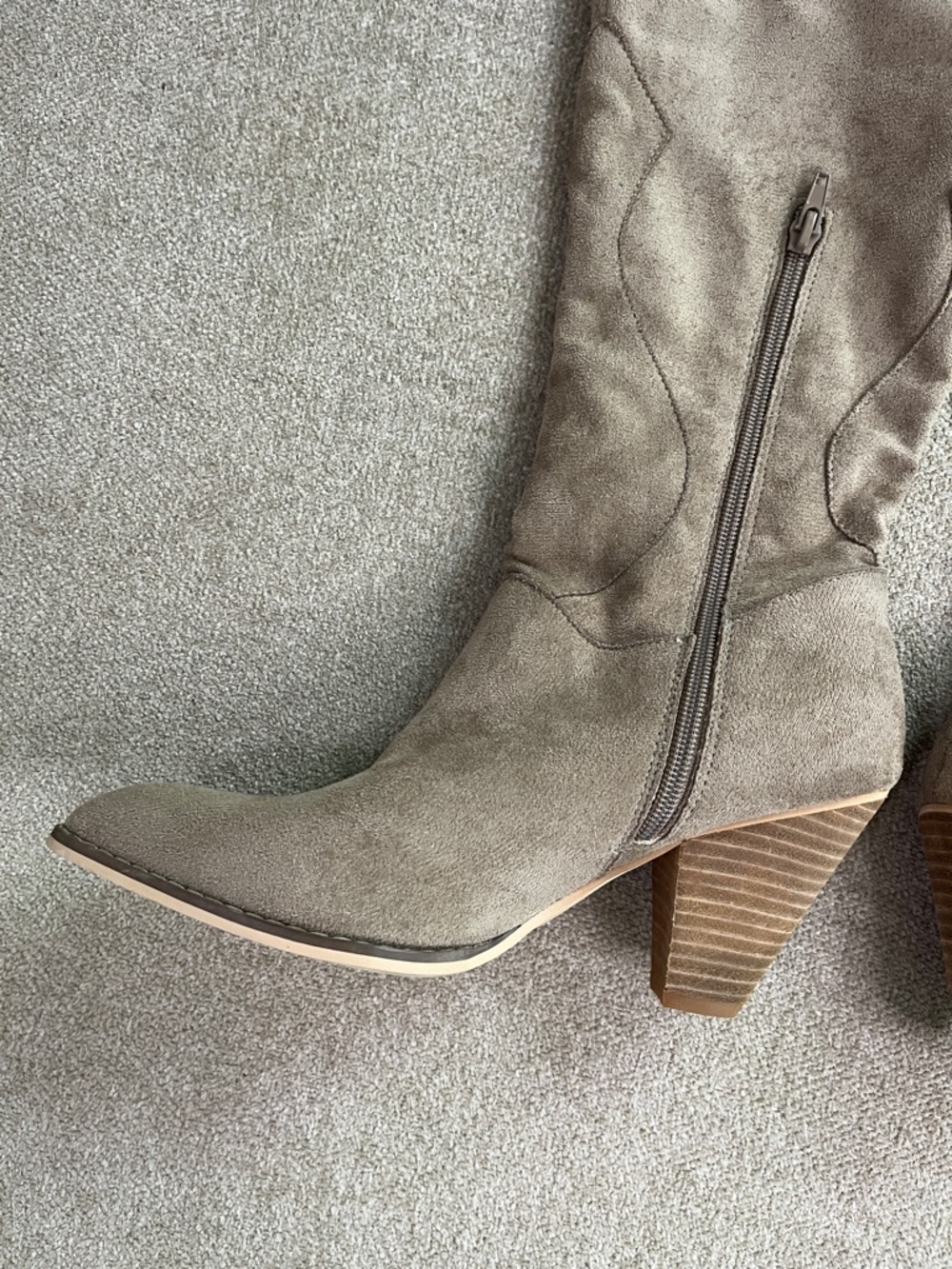 NWOT Taupe Suede Mid-Calf Heeled Western Boots Size 8 - Picture 9 of 10